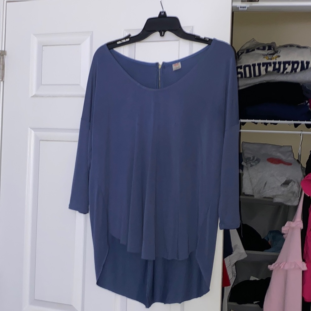 quarter sleeve blue top